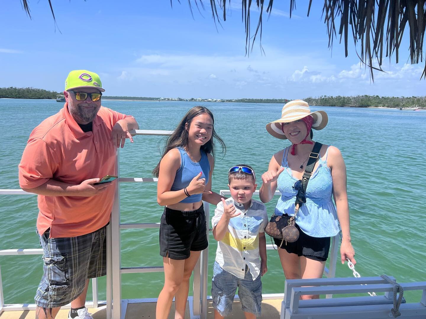 Summer specials for families. Book now 805-Sol-Vibe. 
#manasotakey #manasotakeybeach #manasotabeach #englewoodflorida #rotondawest #englewood_fl #englewoodbeachwaterfest #englewoodbeach #visitswflorida #tikiboat #solvibescharters